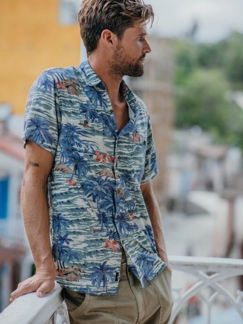 Faherty Blue Tropical Palm Short-Sleeve Button-Down Shirt L